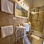 Bed and Breakfast Manoir Le Coutureau 4*