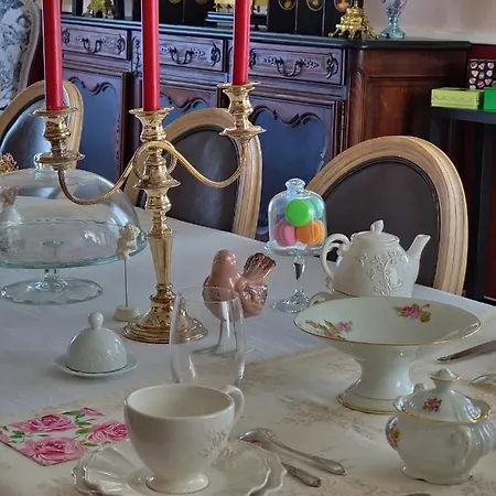 Bed & Breakfast Manoir Le Coutureau 4*