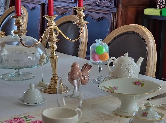 Bed & Breakfast Manoir Le Coutureau 4*